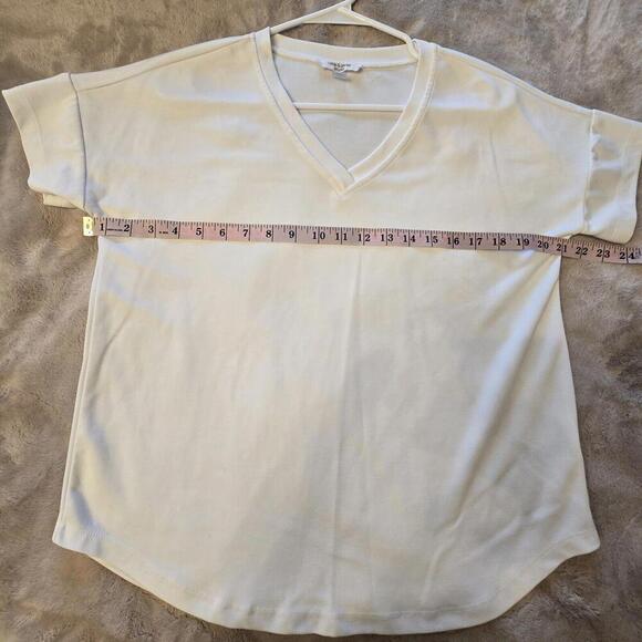 Cable & Gauge Ruffle Sleeve White Top Blouse Size Small Soft Vneck Office Work - Picture 7 of 7